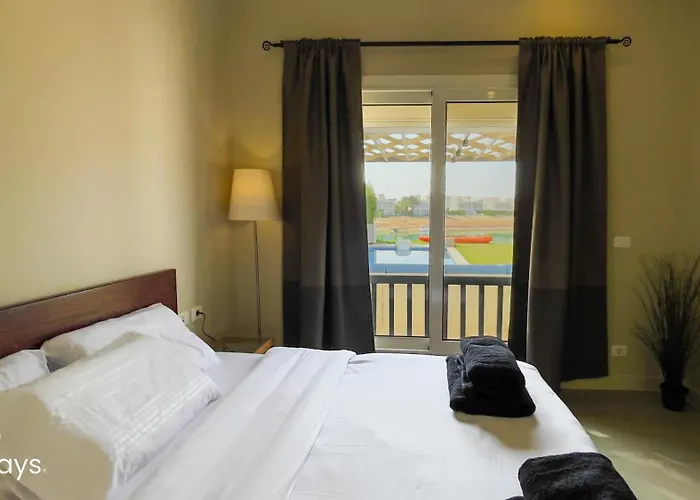 Ollystays Private Heated Pool 4br Villa, Nanny Room! Joubal Near Marina شقة