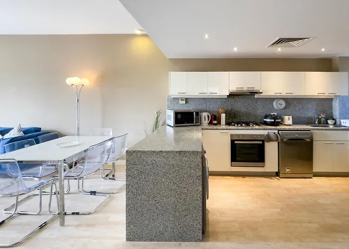 Ollystays Private Heated Pool 4br Villa, Nanny Room! Joubal Near Marina